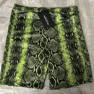 NEON SNAKE PRINT BIKER SHORTS